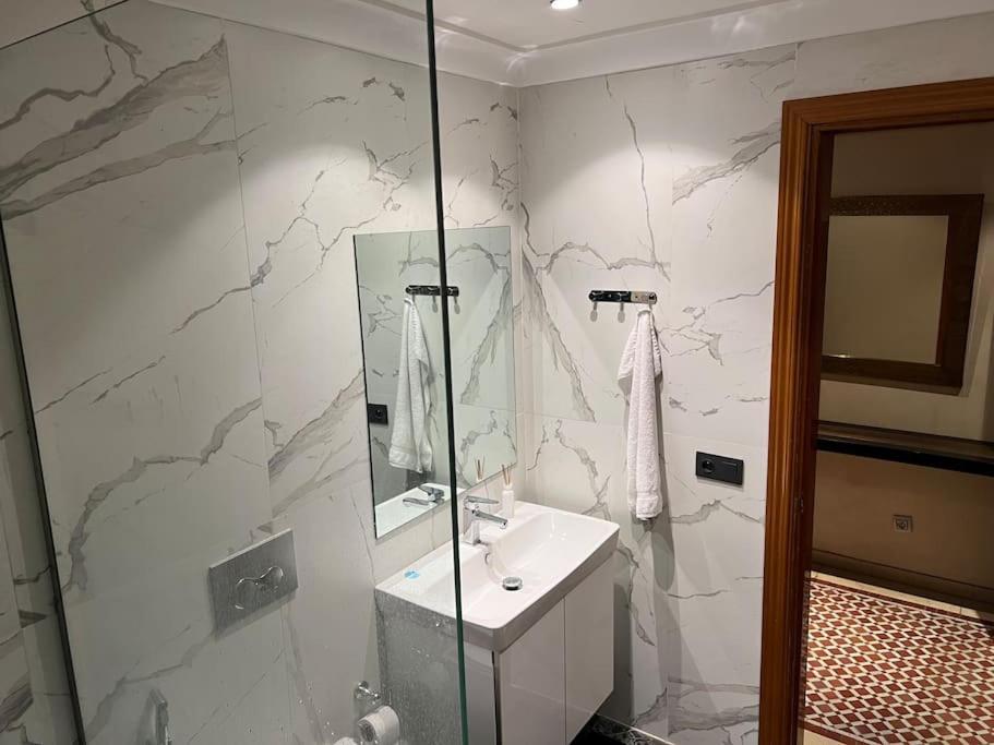 Beautiful Central & Comfortable Appartamento *