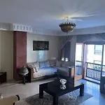 Beautiful Central & Comfortable Apartment